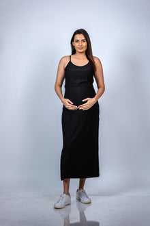  Front view of black maternity bodycon maxi dress, showcasing an elegant, form-fitting design for moms-to-be.