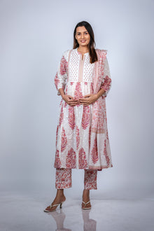  Front view of Graceful Floral Maternity Kurti Set with Dupatta, featuring delicate floral prints and a comfortable fit for moms-to-be.
